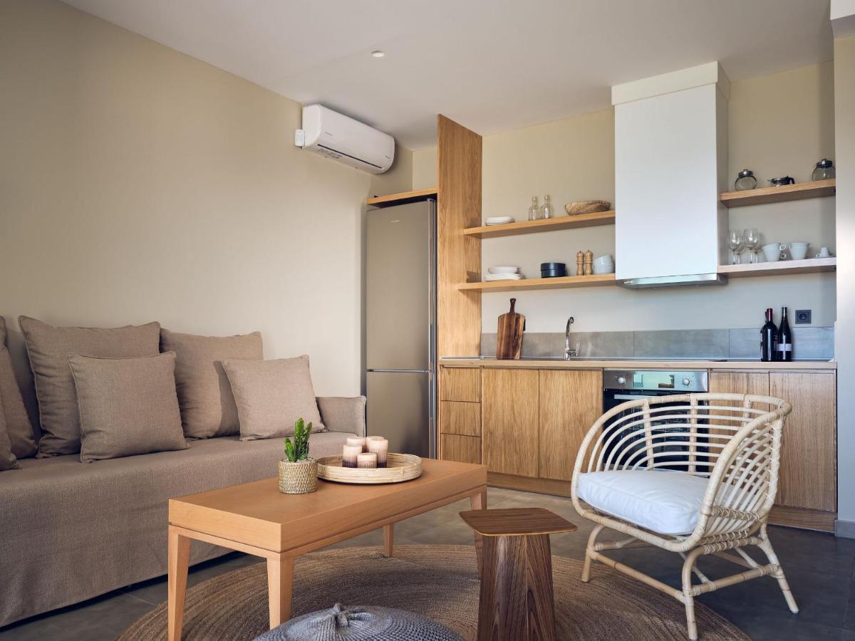 Oceanis Suites With Private Heated Pools And Sea View, By Zantewize Kypseli Exteriör bild