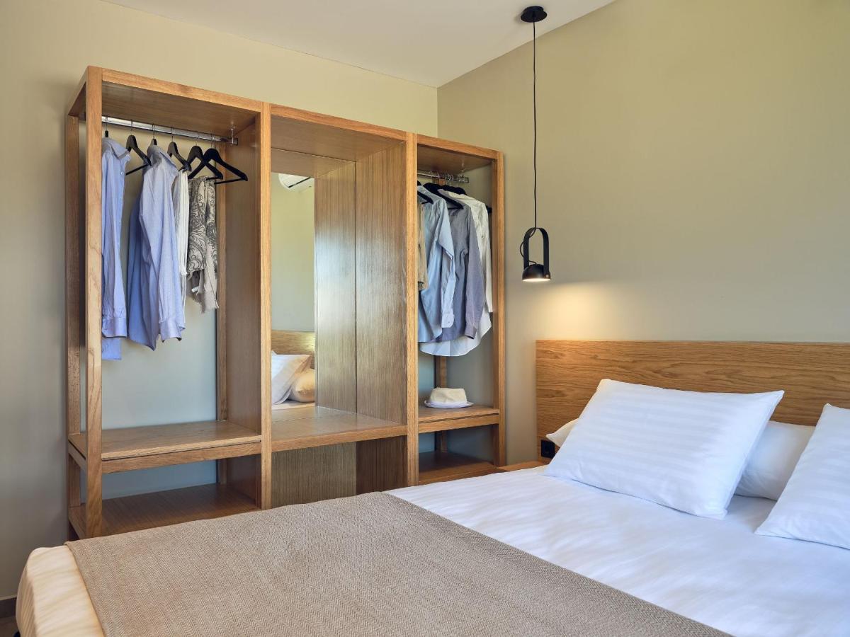 Oceanis Suites With Private Heated Pools And Sea View, By Zantewize Kypseli Exteriör bild
